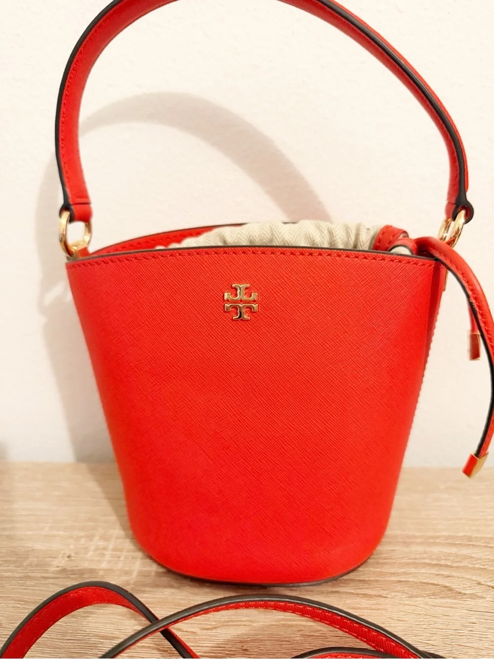 Tory Burch excellent gently